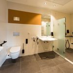 Ein barrierefreies Badezimmer im Hotel Neues Pastorat